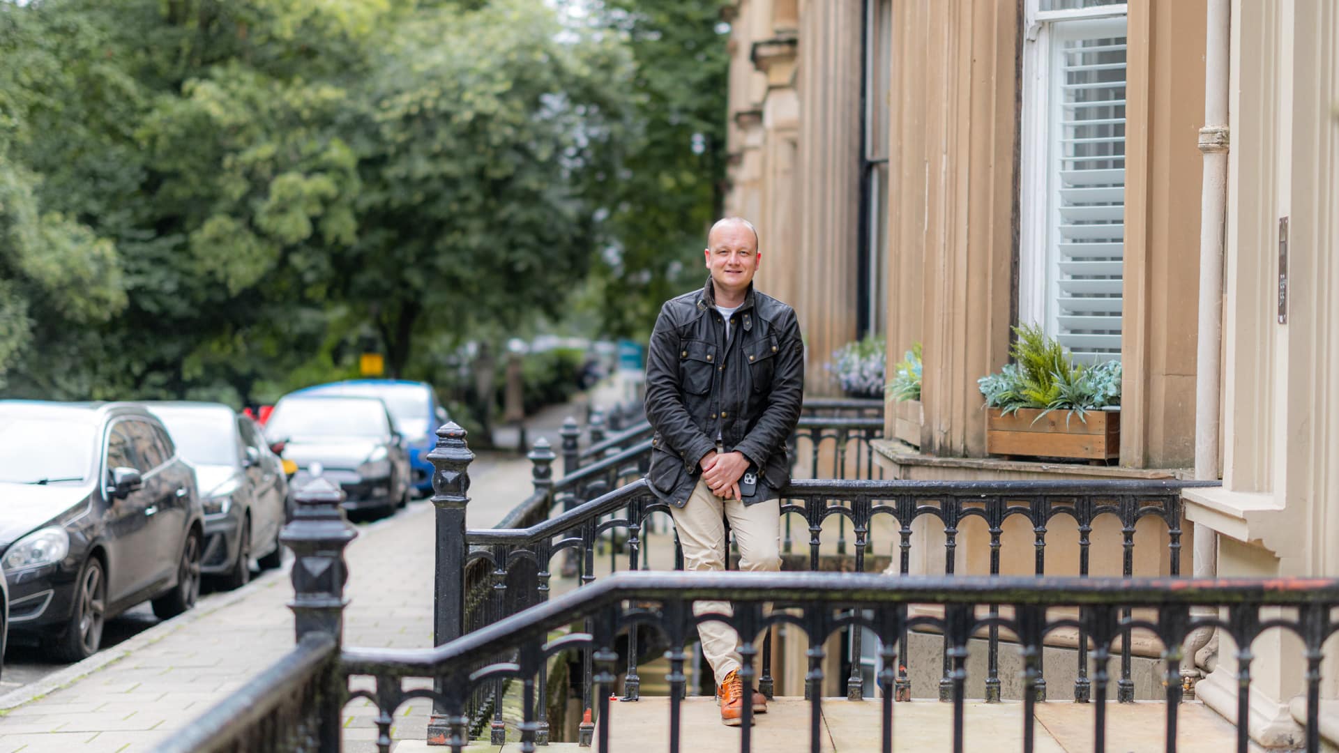 Ross Yates, estate agent at Yates Hellier, outside a flat in Glasgow’s Dowanhill