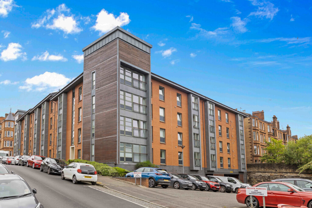 24 Thornwood Avenue, Thornwood, G11