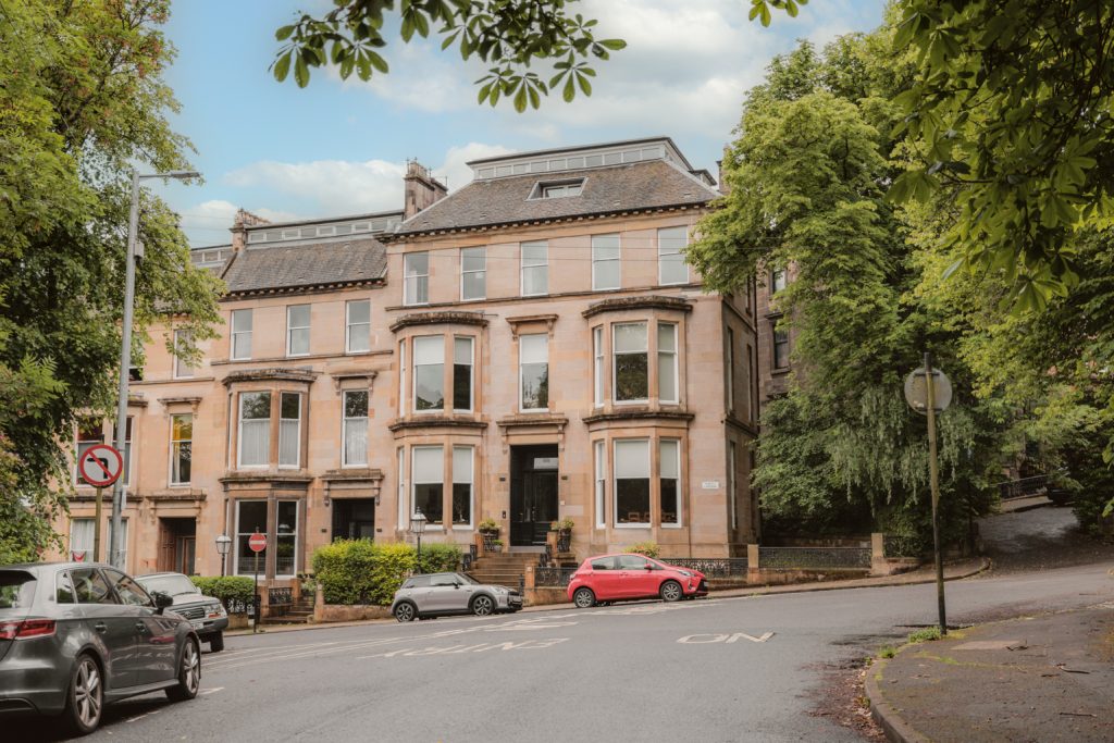 34 Huntly Gardens, Dowanhill, G12