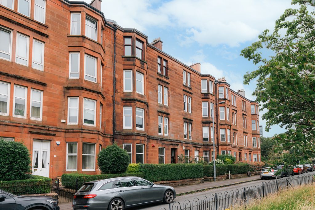9 Thornwood Gardens, Thornwood, G11