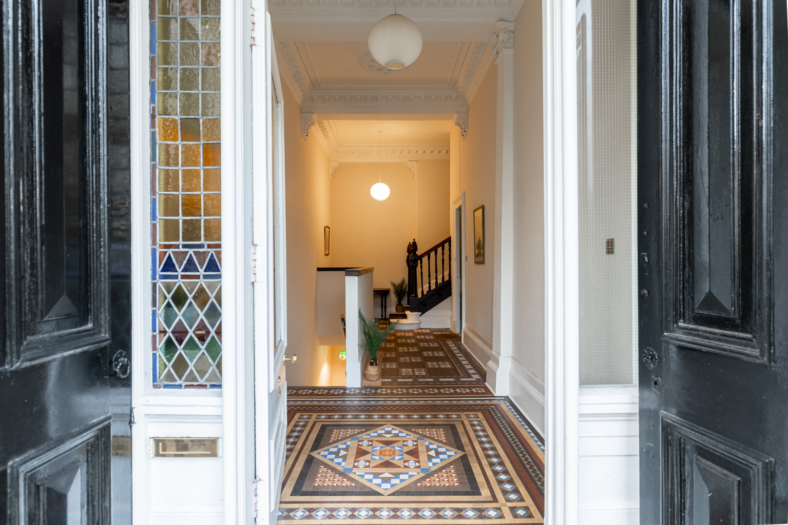 Well-maintained entrance hallway of a Glasgow rental property managed by Yates Hellier